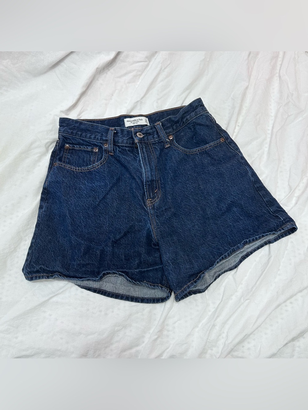 Abercrombie and fitch dark wash the loose short high rise size 28